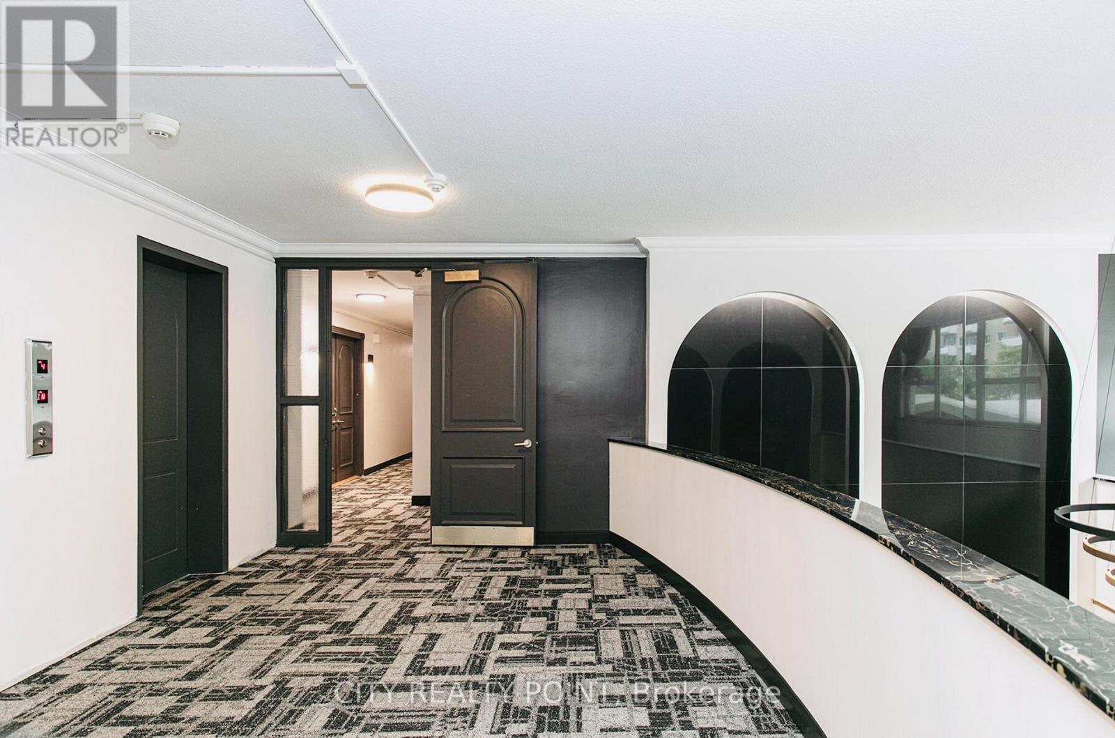 907 - 10 Shallmar Boulevard Property Photo 22