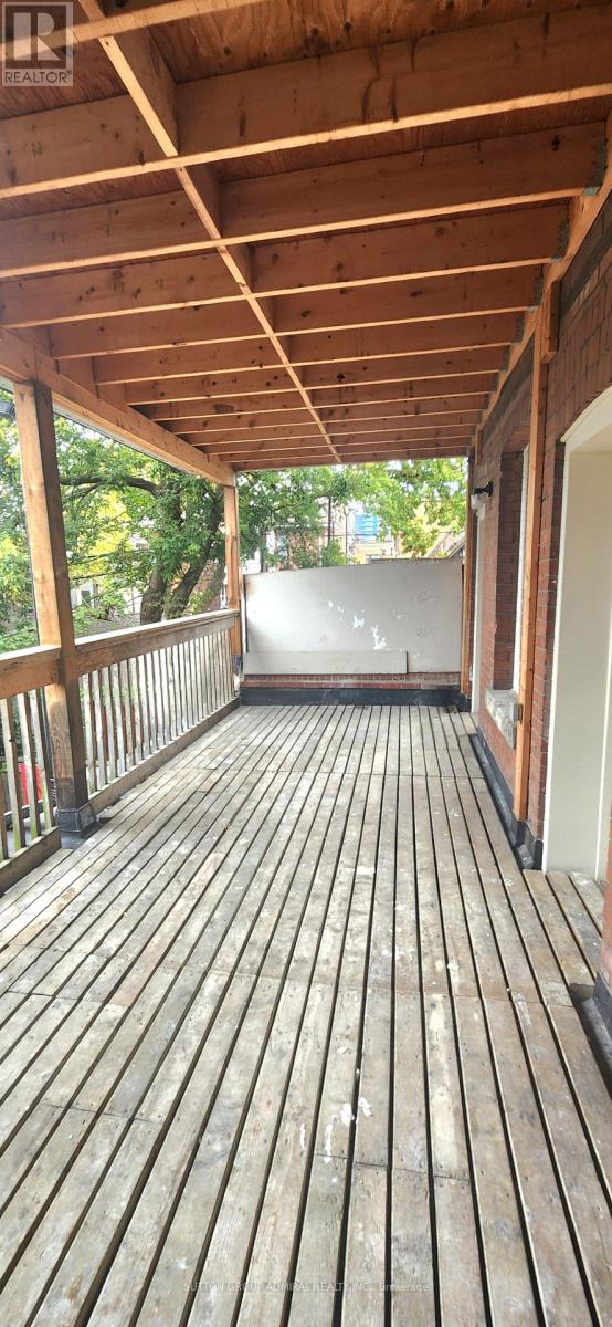 1b - 2nd Floor - 1030 St Clair Avenue Property Photo 7