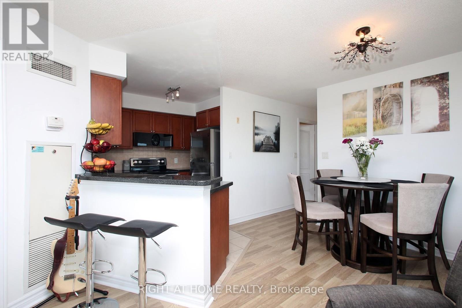 505 - 3830 Bathurst Street Property Photo 8