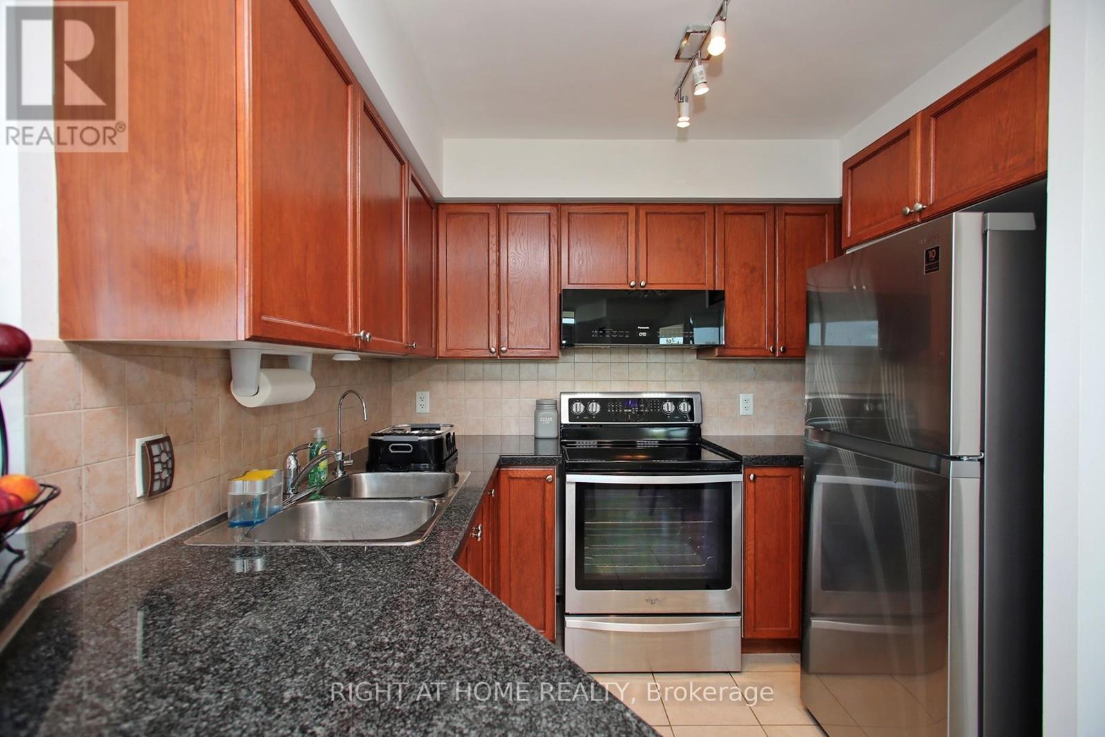 505 - 3830 Bathurst Street Property Photo 10