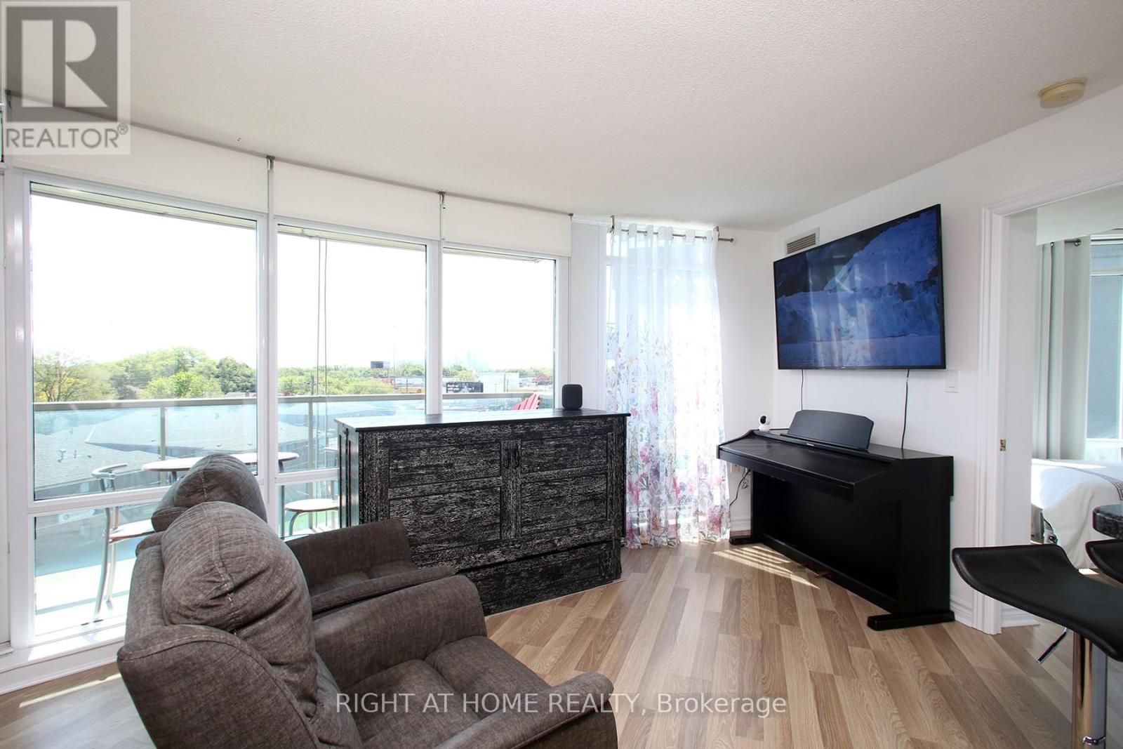 505 - 3830 Bathurst Street Property Photo 12