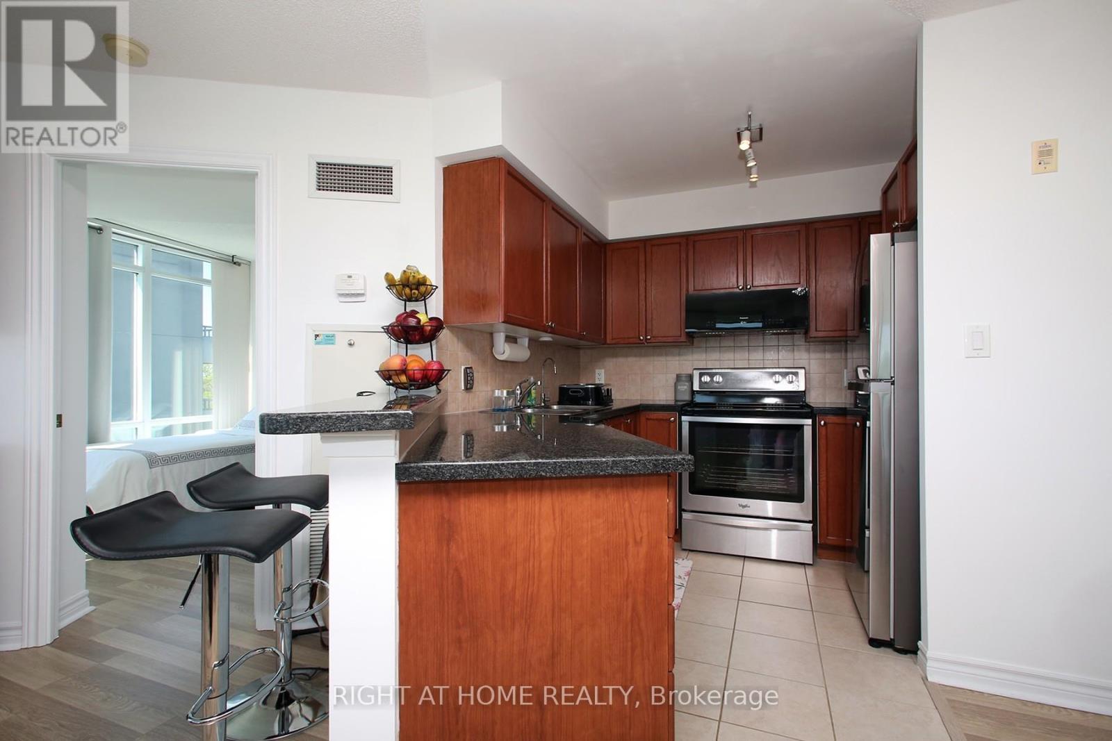 505 - 3830 Bathurst Street Property Photo 15