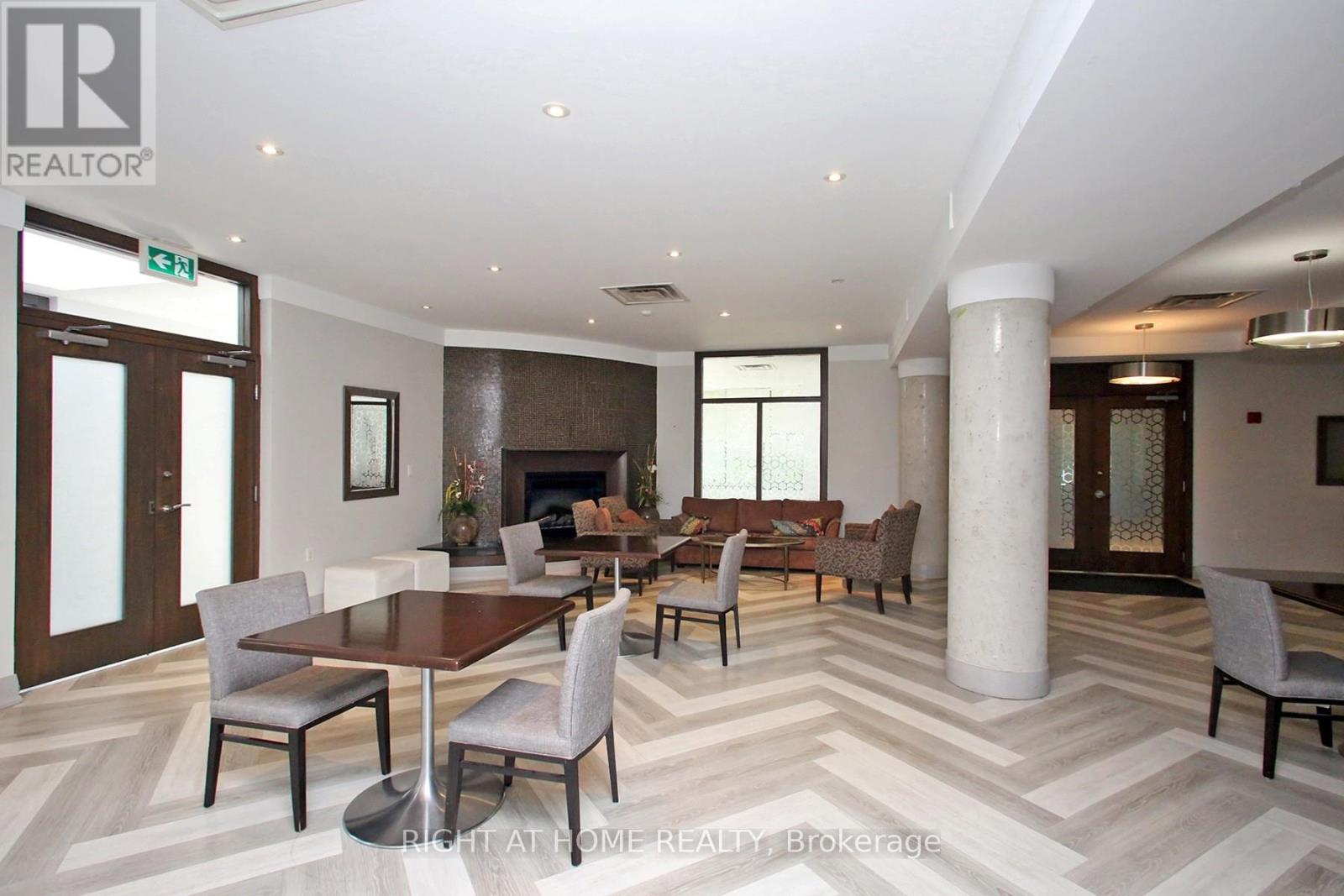 505 - 3830 Bathurst Street Property Photo 32