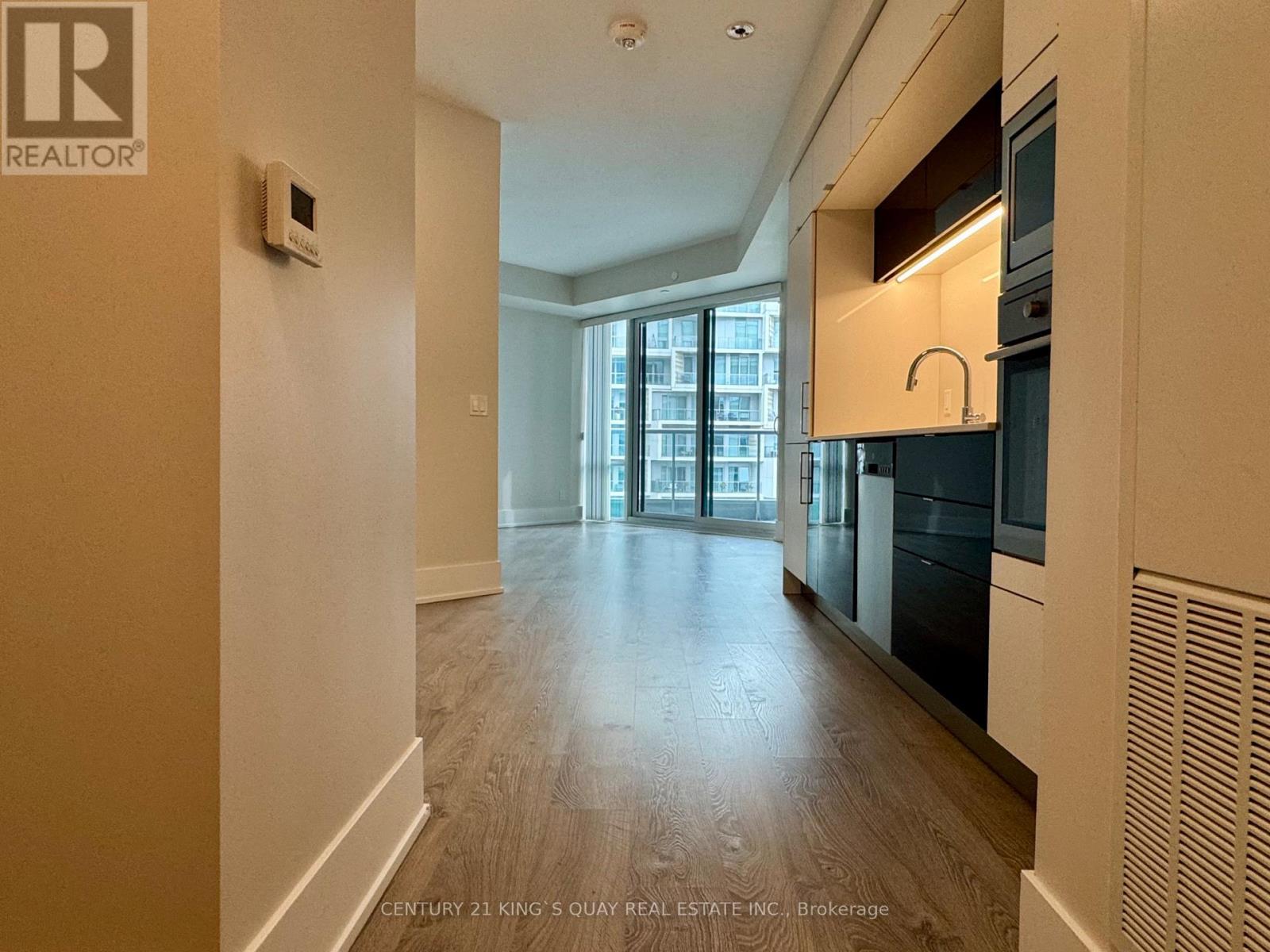 820 - 1 Edgewater Drive Property Photo 11