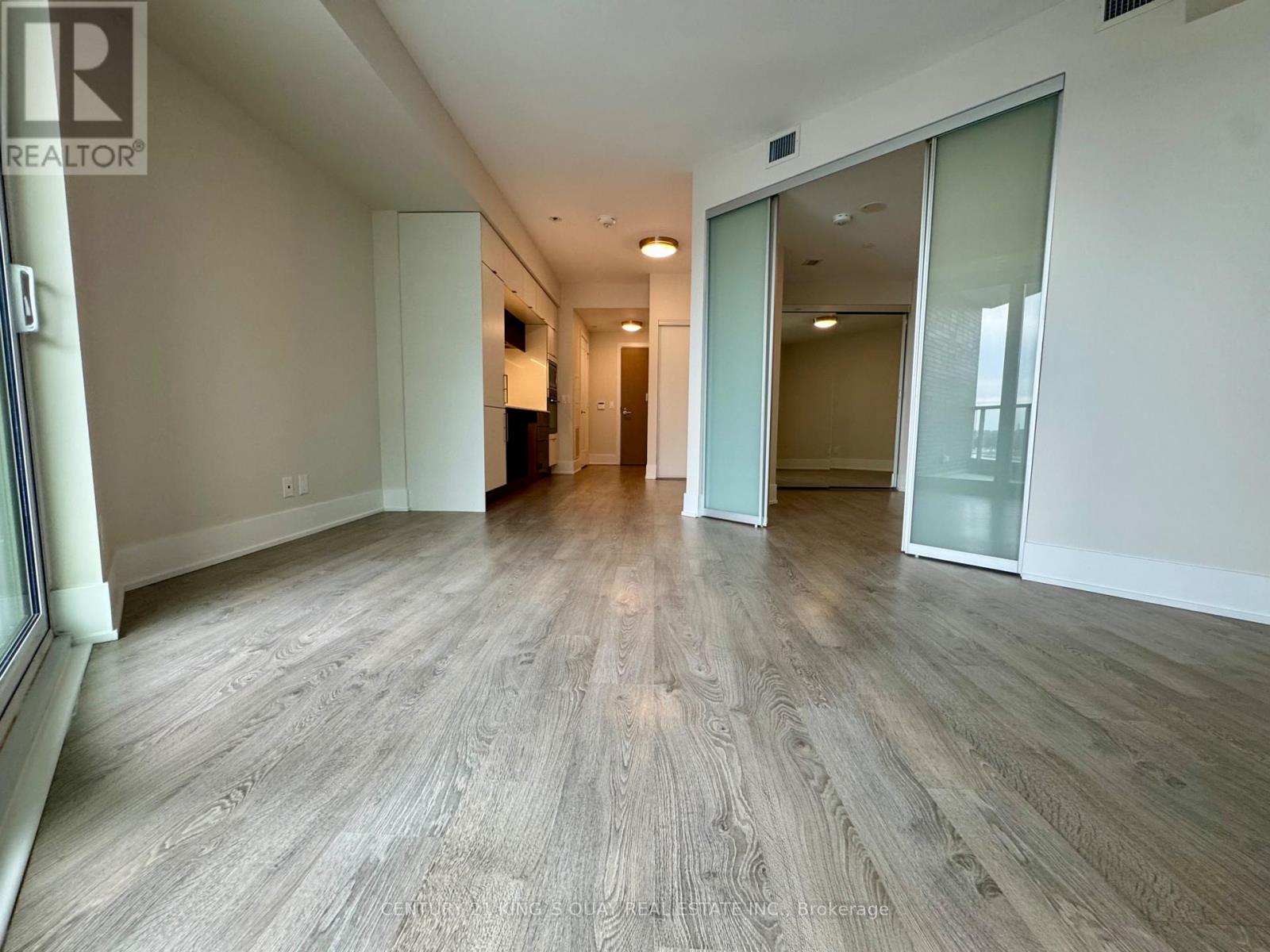 820 - 1 Edgewater Drive Property Photo 16