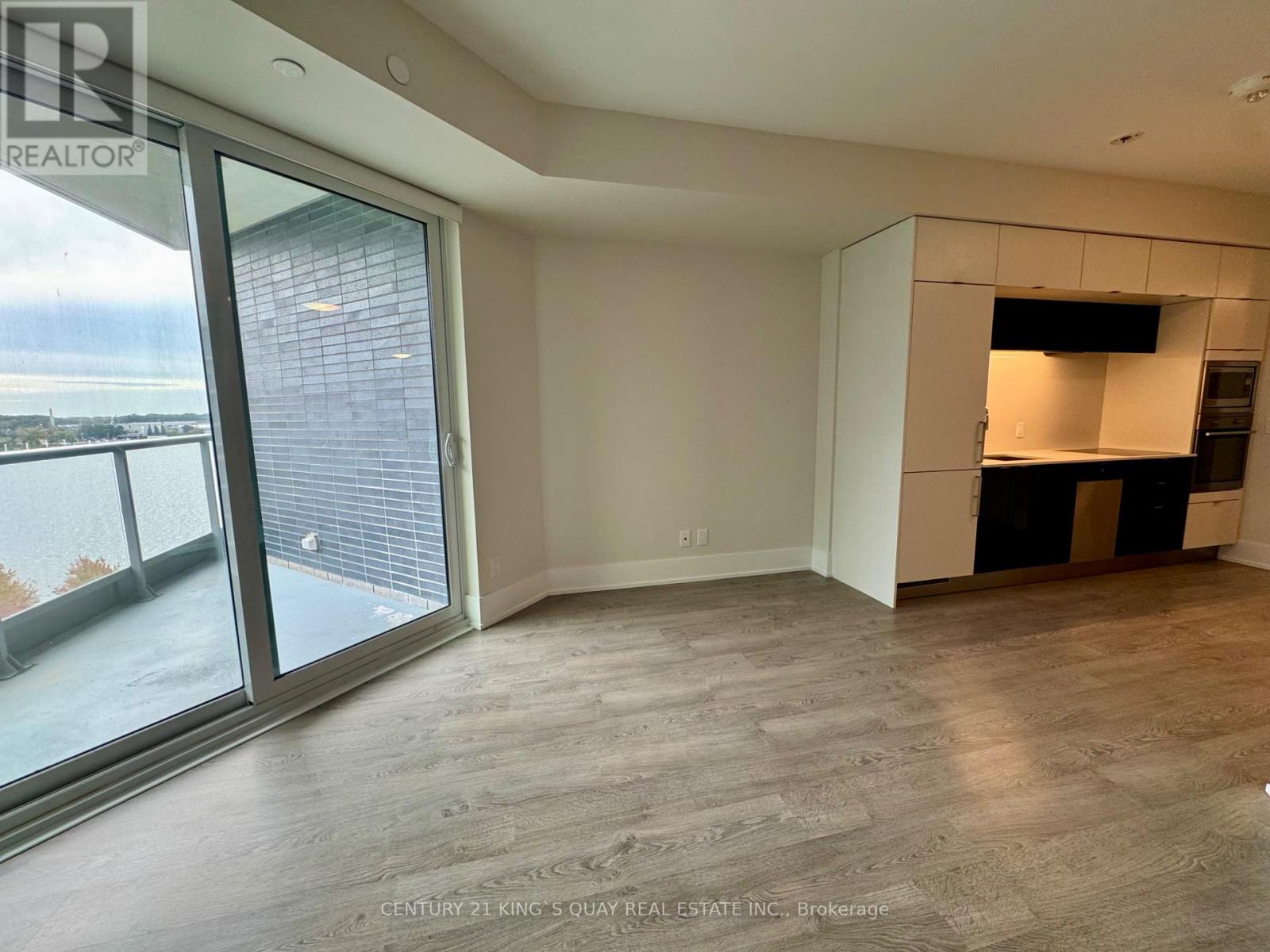 820 - 1 Edgewater Drive Property Photo 17