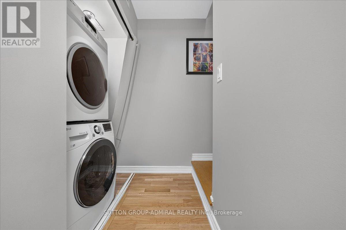202 - 2 Maxwell Street Property Photo 10