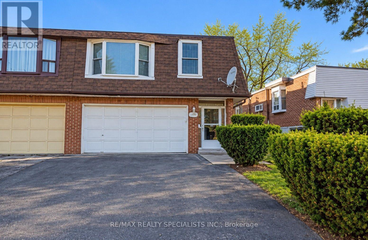 Upper - 290 Mcnicoll Avenue Property Photo 1