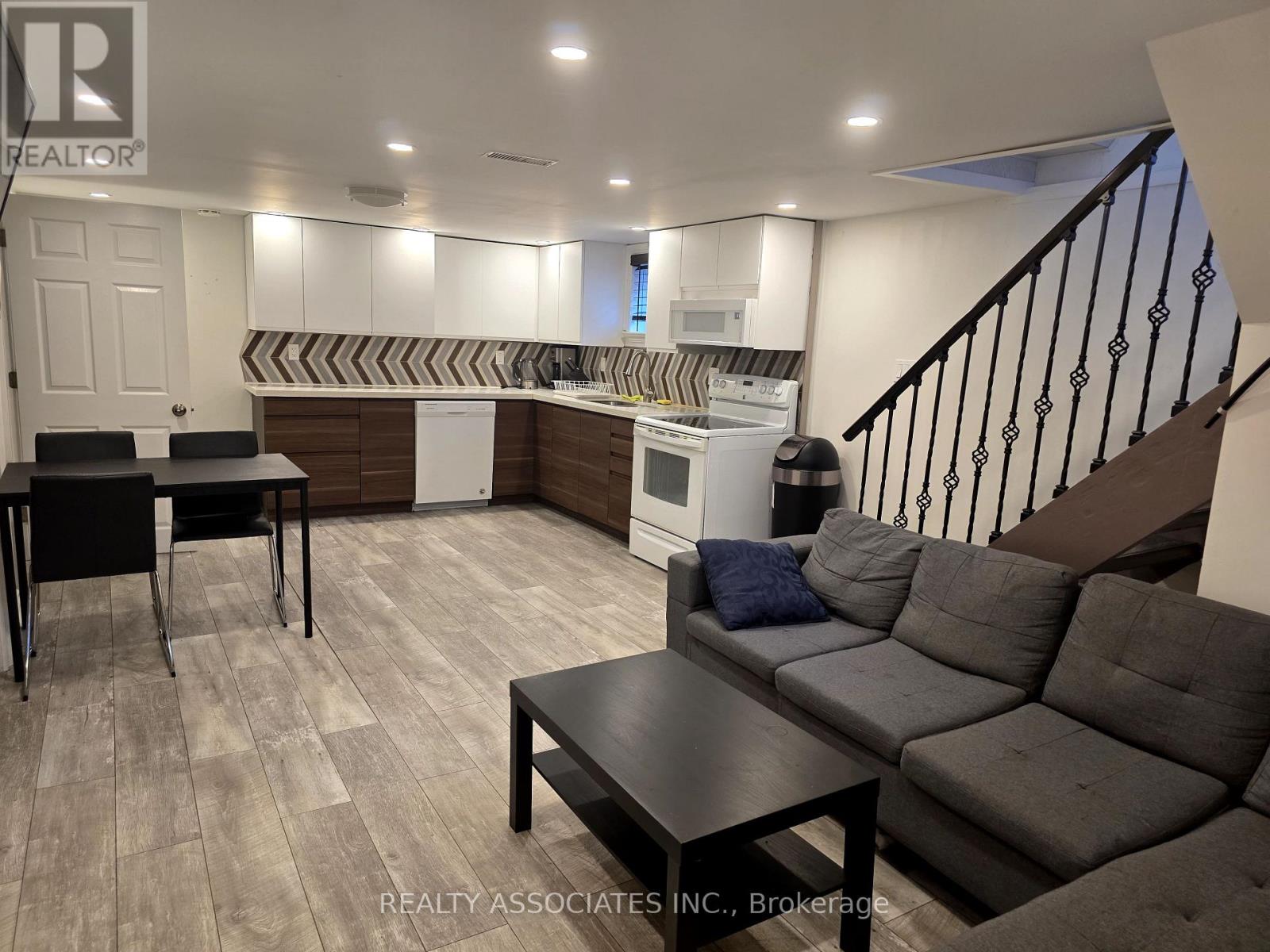 101 Reiner Road Property Photo 14