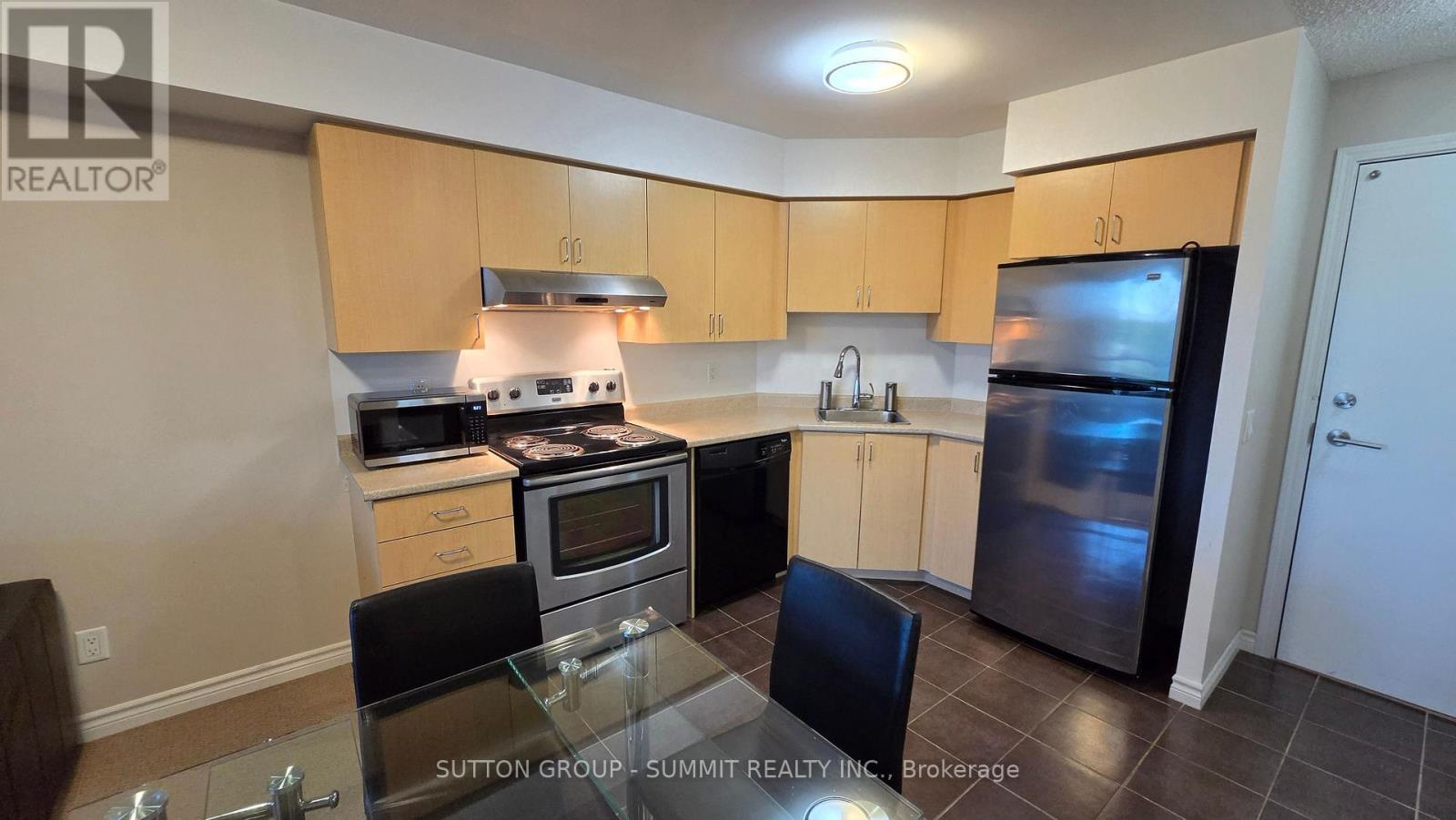 409 - 35 Saranac Boulevard Property Photo 5