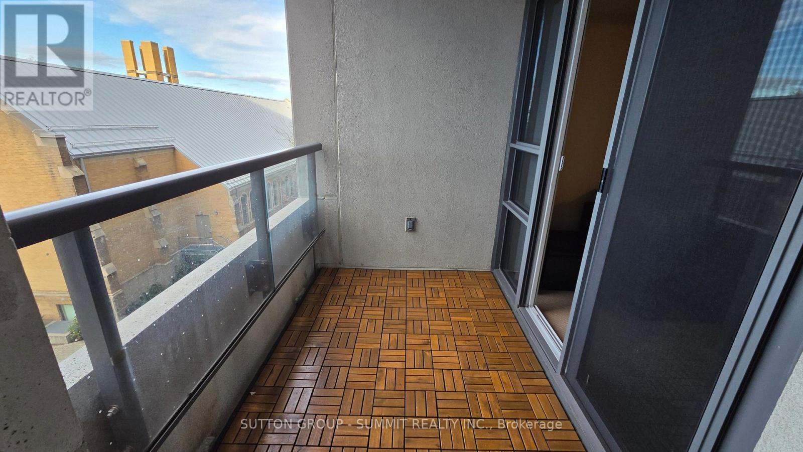 409 - 35 Saranac Boulevard Property Photo 12
