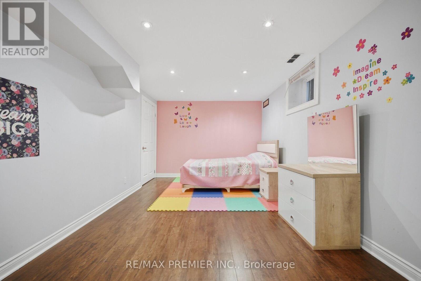 91 Wigmore Drive Property Photo 28