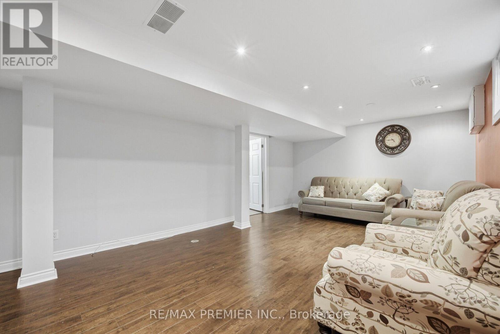 91 Wigmore Drive Property Photo 32
