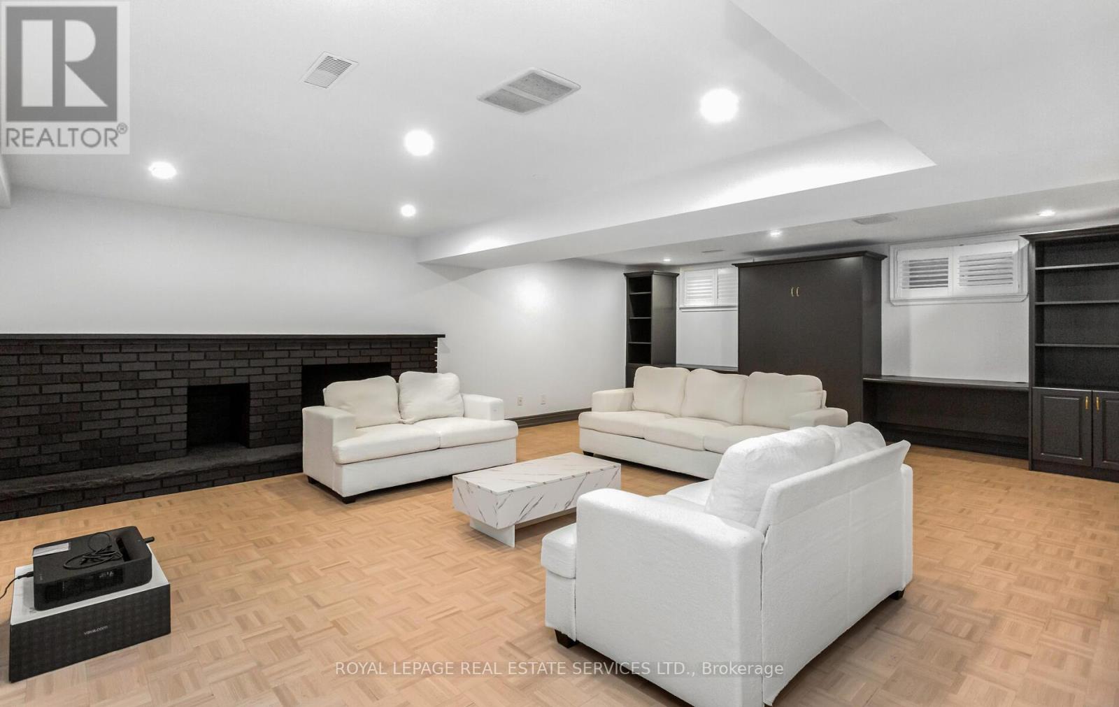 197 The Bridle Path Property Photo 41