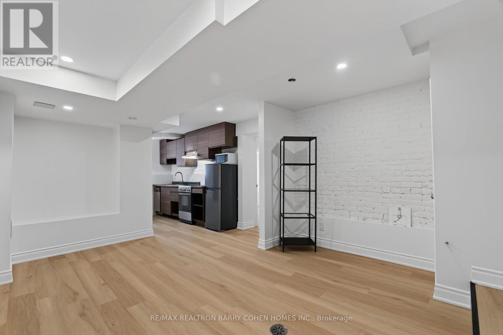 Lower - 371 Howland Avenue Property Photo 6