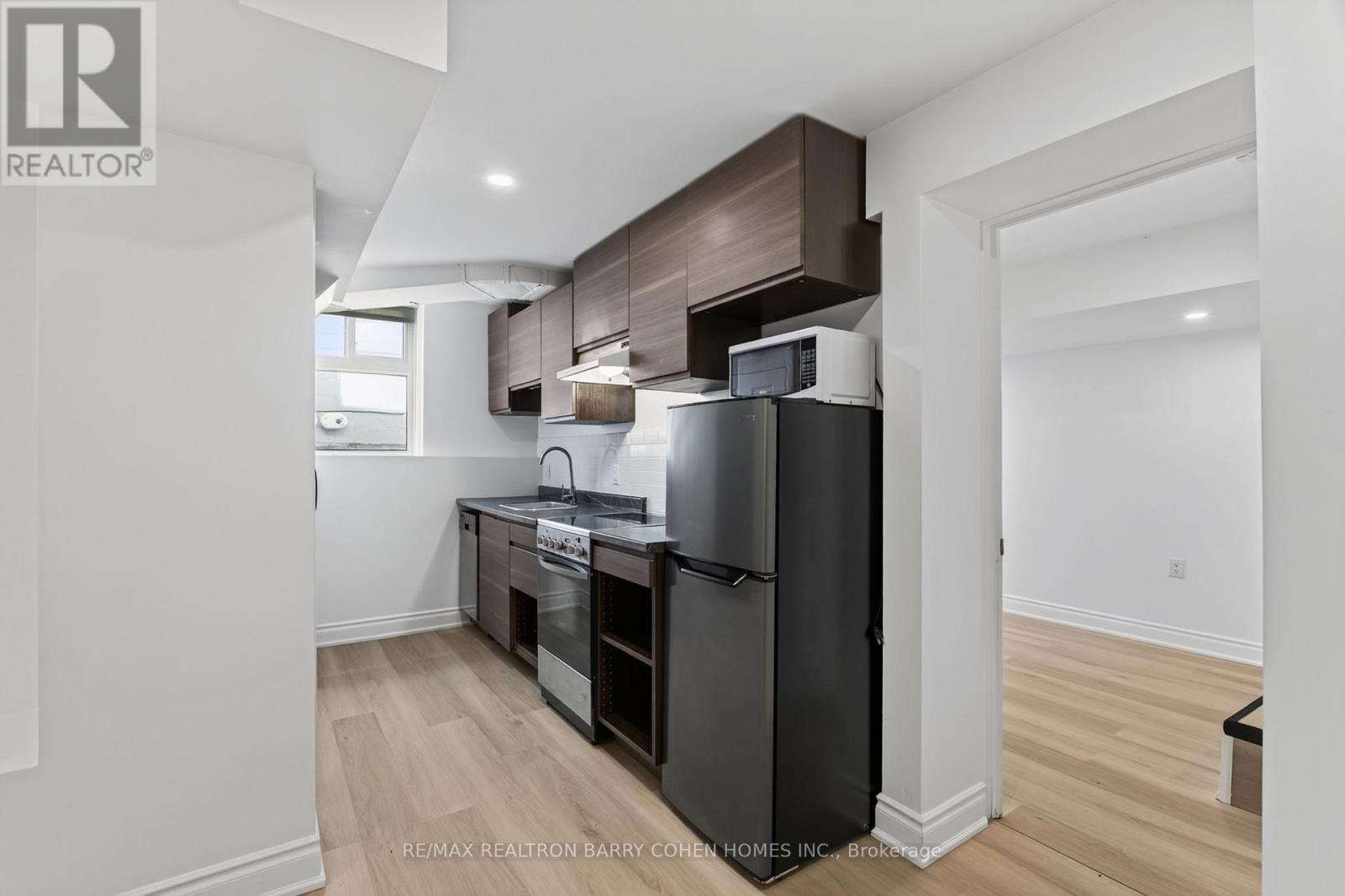 Lower - 371 Howland Avenue Property Photo 7