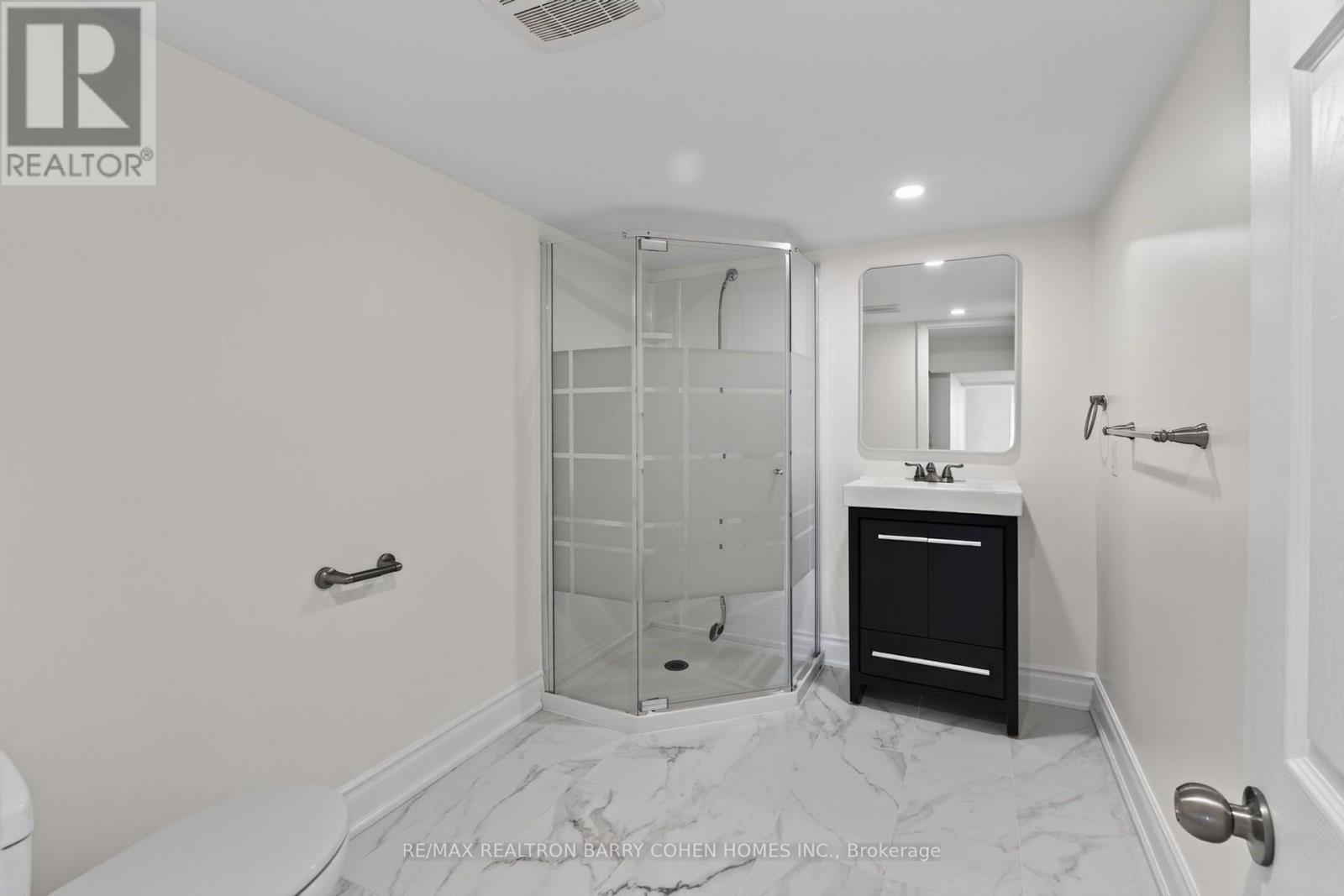 Lower - 371 Howland Avenue Property Photo 15