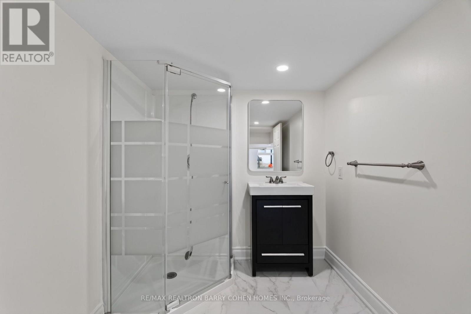 Lower - 371 Howland Avenue Property Photo 16