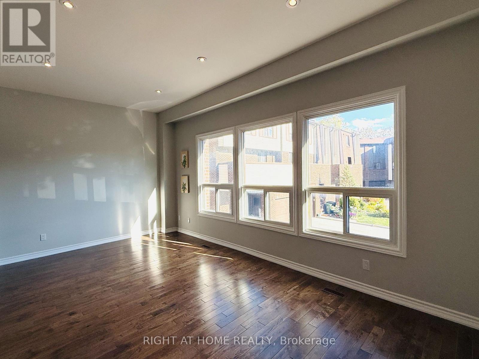 70 Spire Hillway Way Property Photo 7