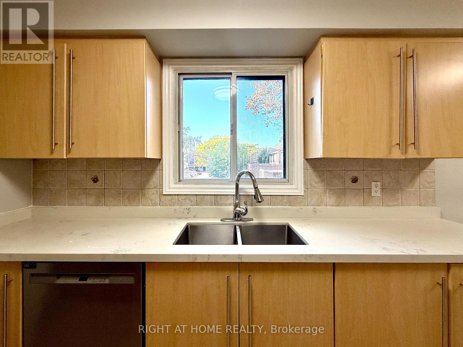 70 Spire Hillway Way Property Photo 12