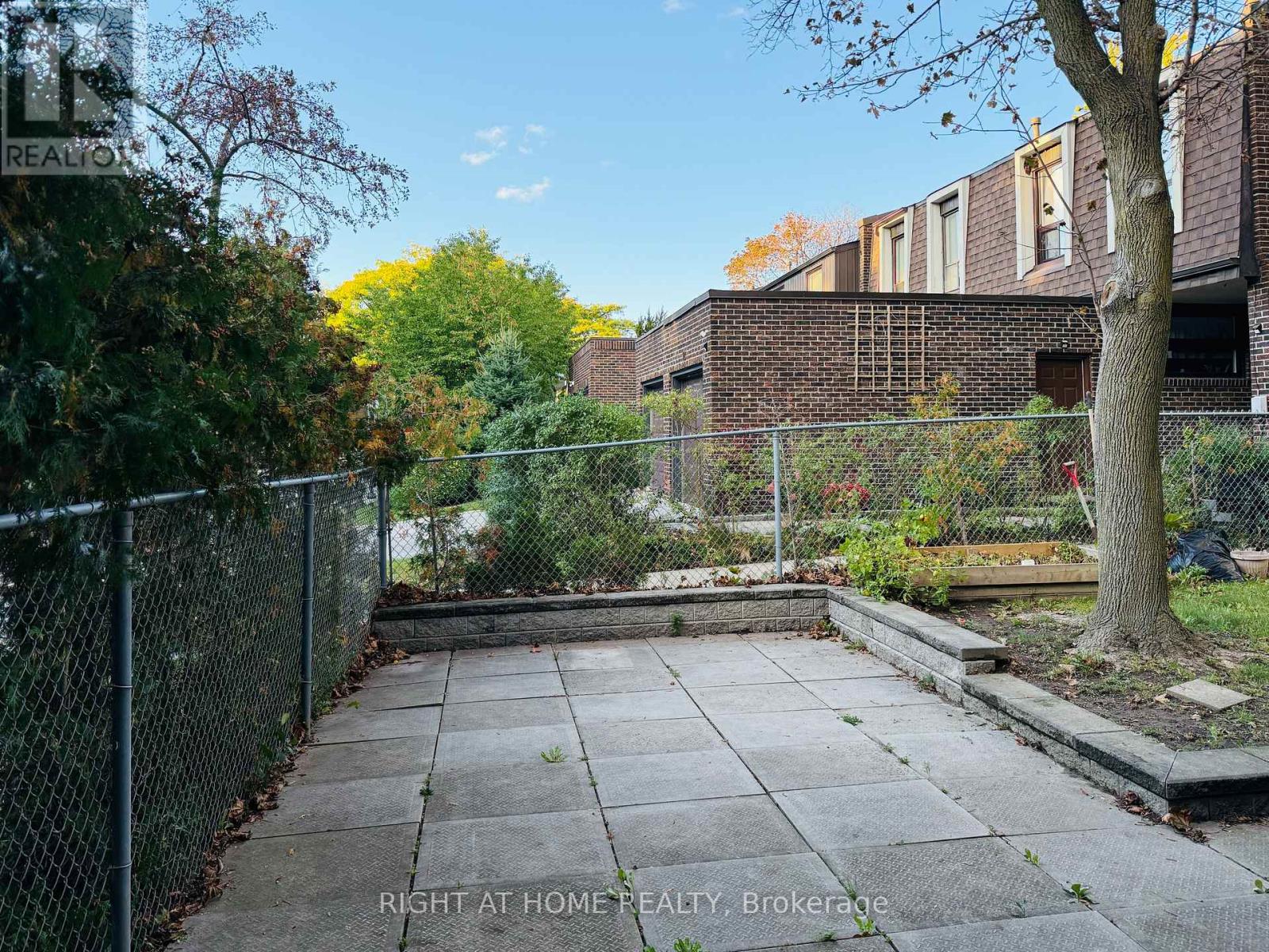 70 Spire Hillway Way Property Photo 27