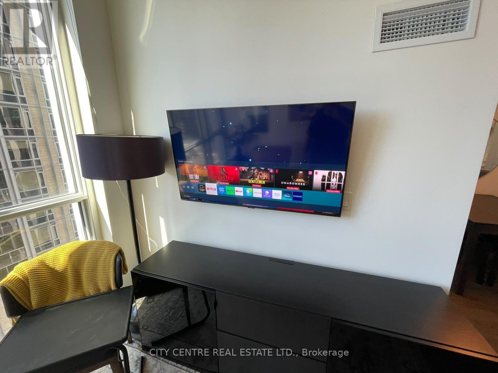 1602 - 1 Yorkville Avenue Property Photo 8