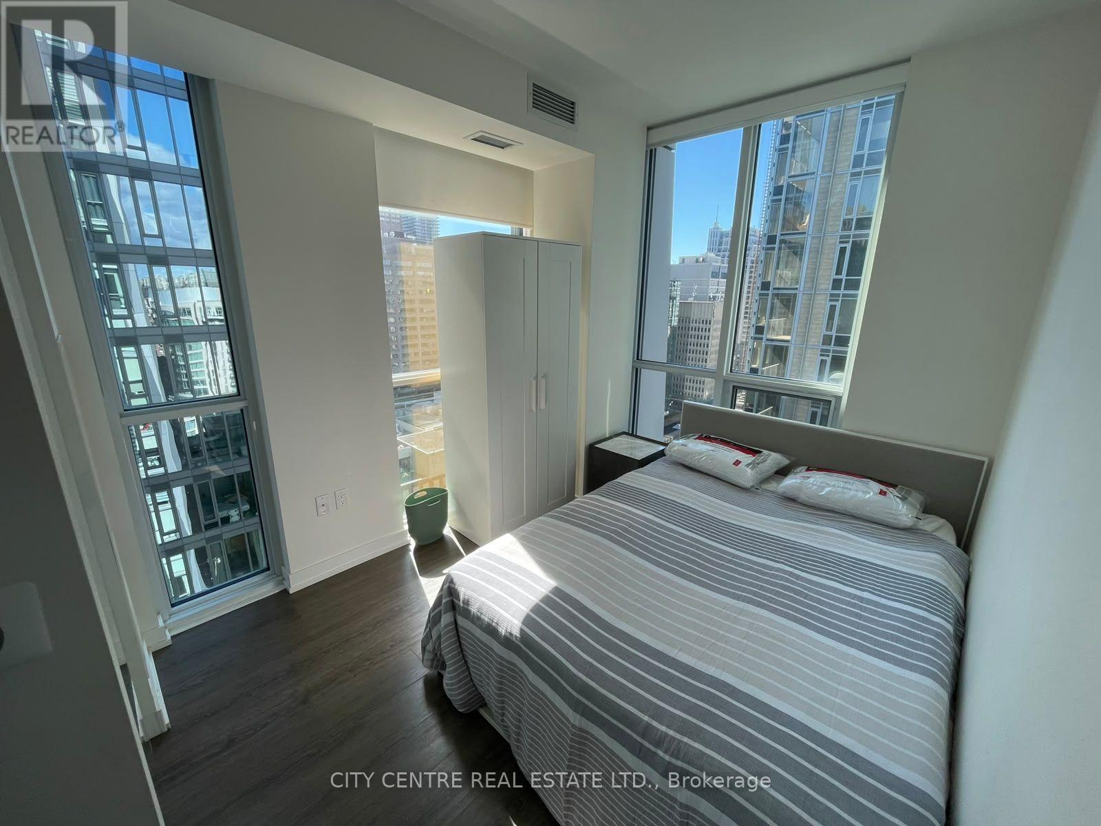 1602 - 1 Yorkville Avenue Property Photo 9