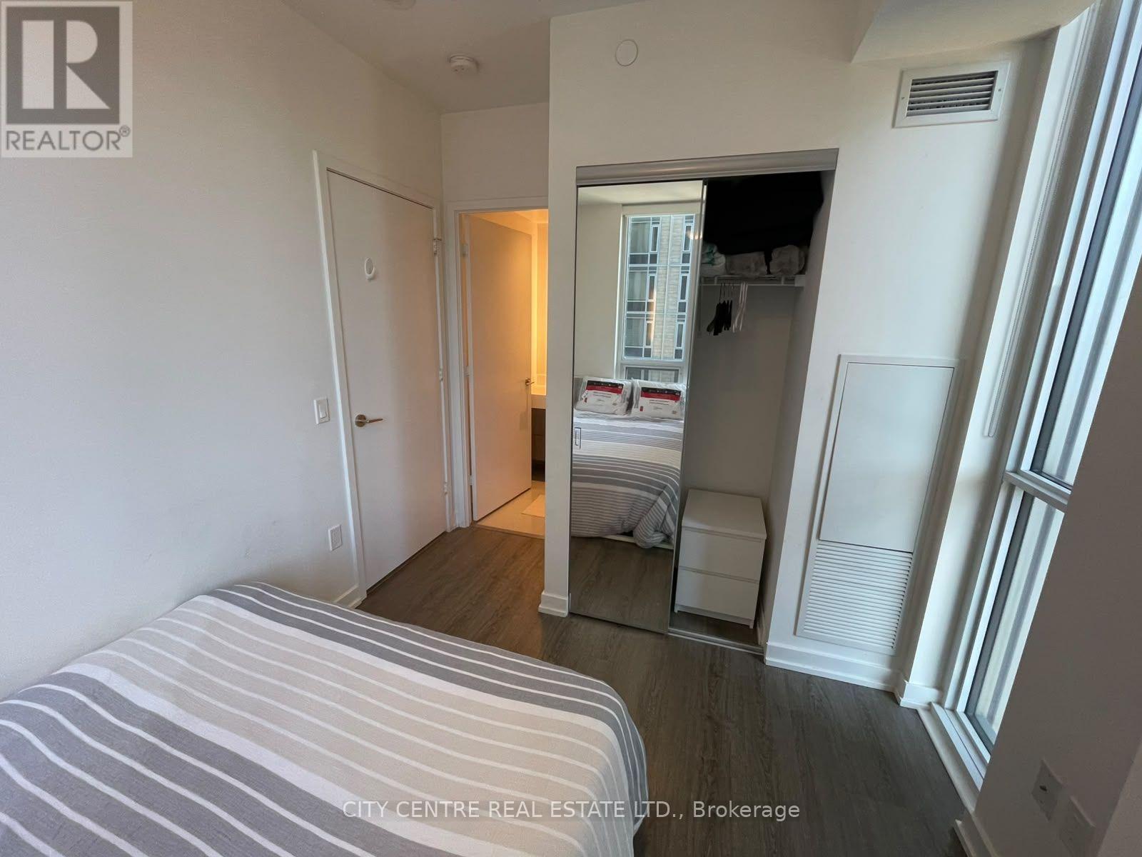 1602 - 1 Yorkville Avenue Property Photo 10