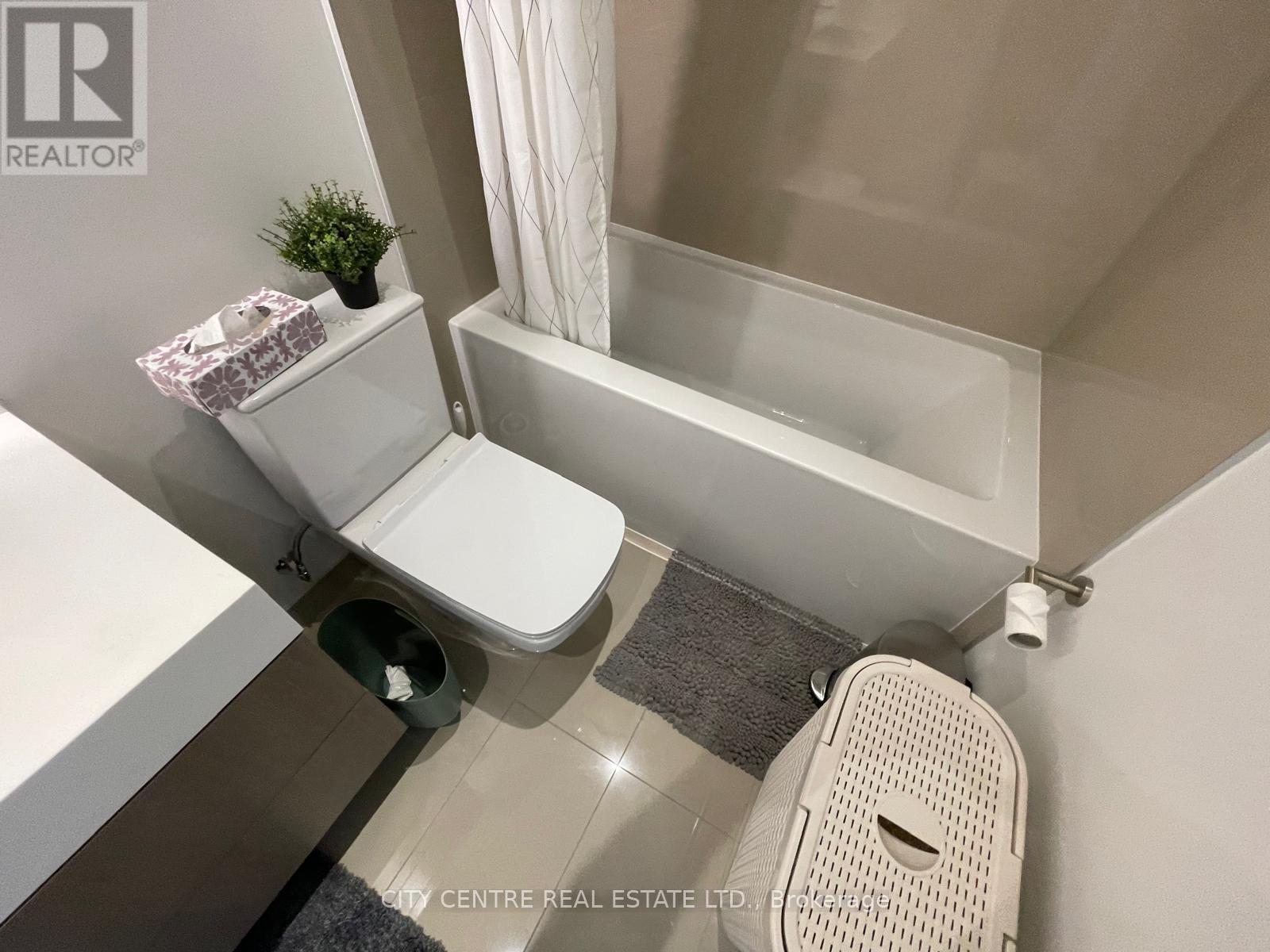 1602 - 1 Yorkville Avenue Property Photo 13