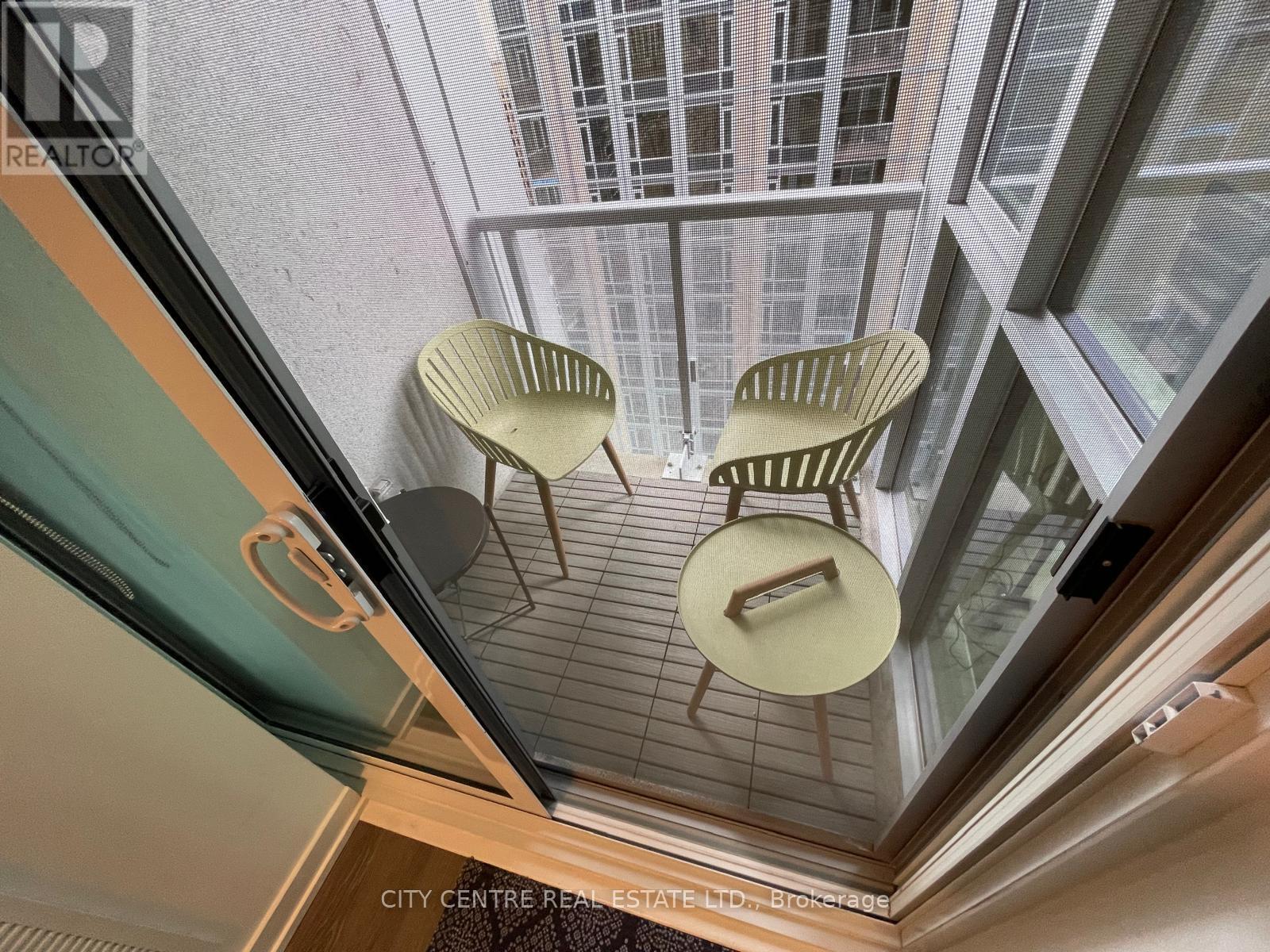 1602 - 1 Yorkville Avenue Property Photo 17