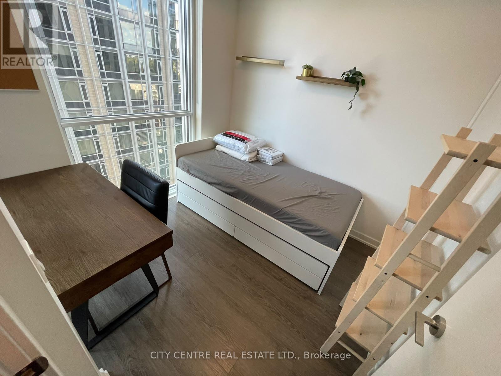 1602 - 1 Yorkville Avenue Property Photo 18