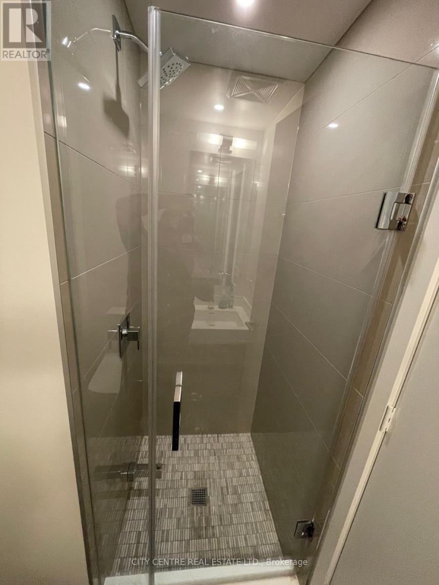 1602 - 1 Yorkville Avenue Property Photo 24
