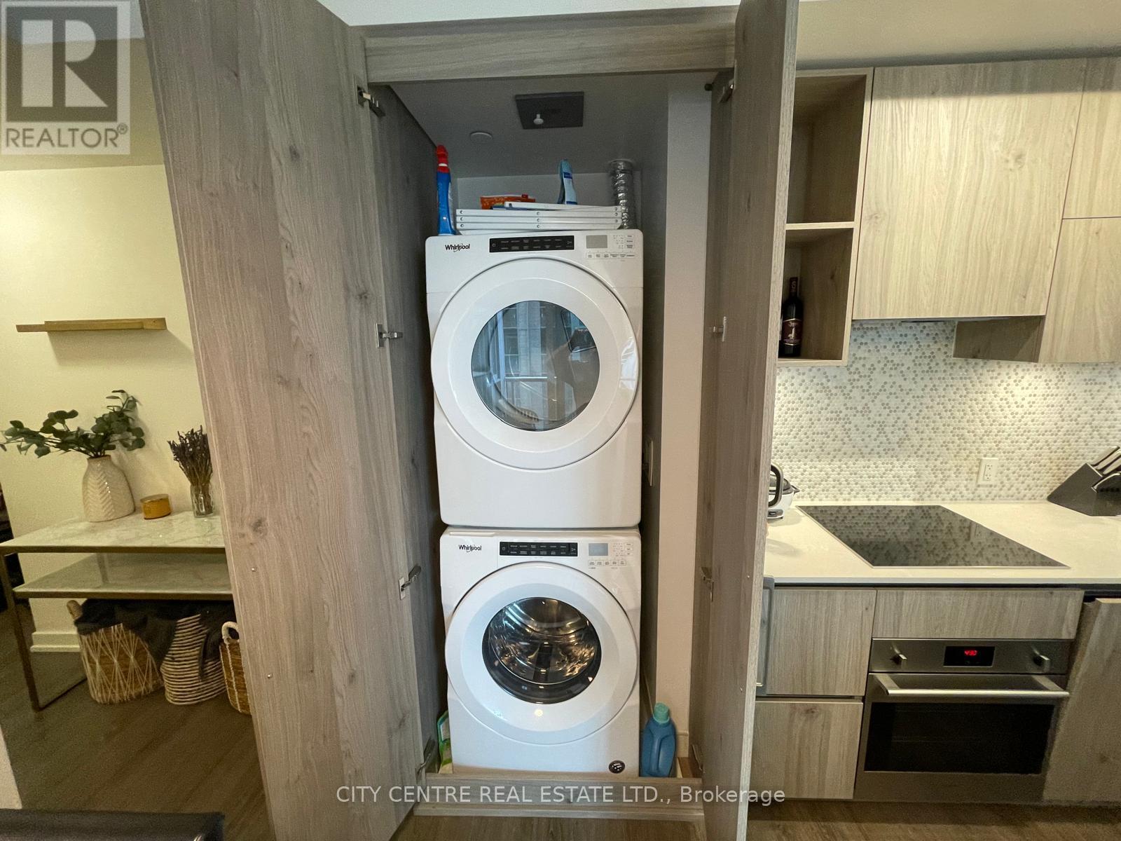 1602 - 1 Yorkville Avenue Property Photo 26