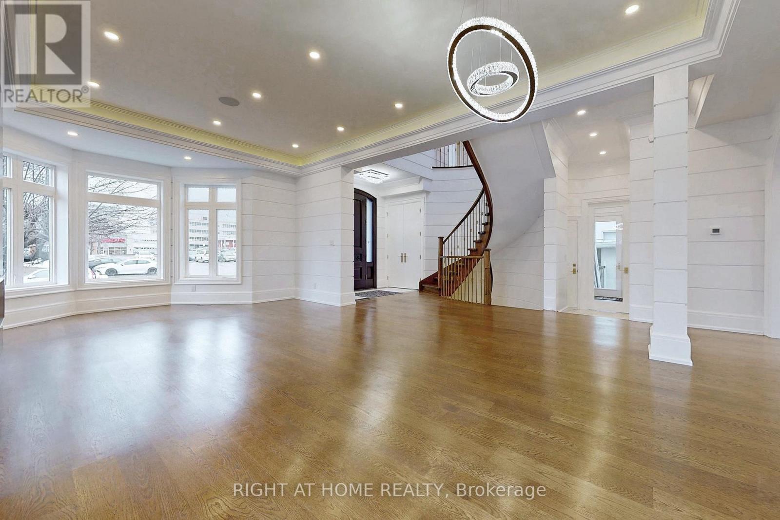 10 Jocelyn Crescent Property Photo 13