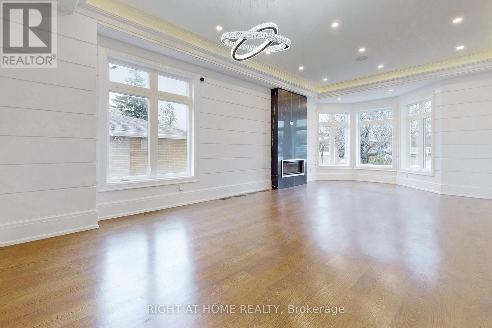 10 Jocelyn Crescent Property Photo 14