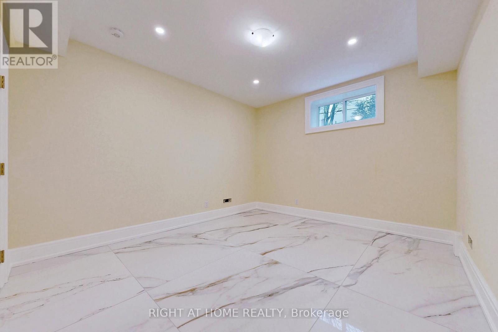 10 Jocelyn Crescent Property Photo 18