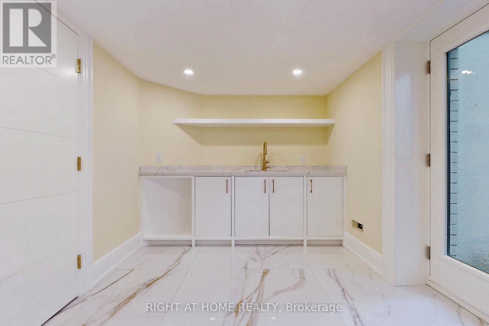 10 Jocelyn Crescent Property Photo 19