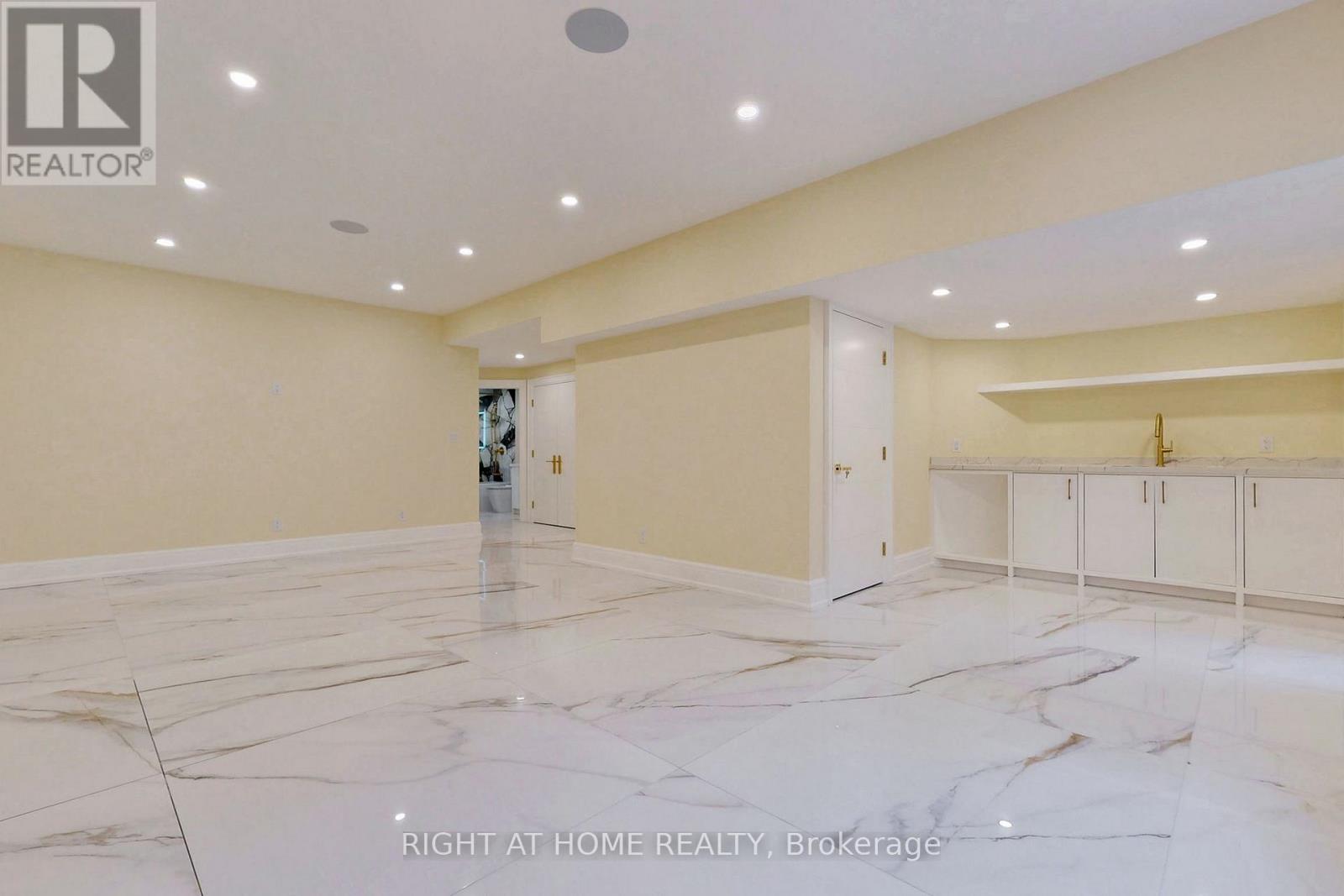 10 Jocelyn Crescent Property Photo 20