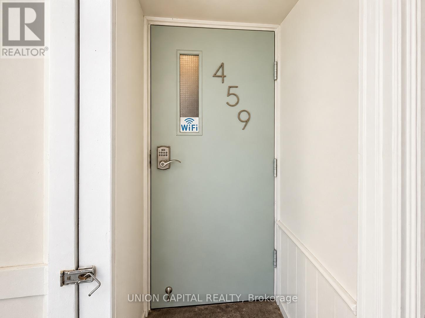 2nd Fl - 459 Queen Street W Property Photo 11