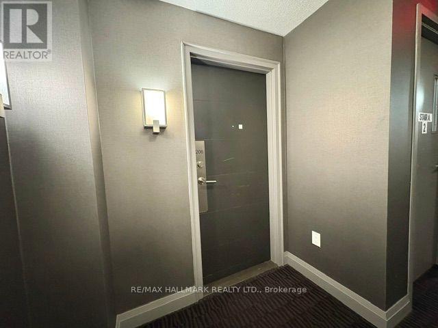 206 - 400 Adelaide Street E Property Photo 6