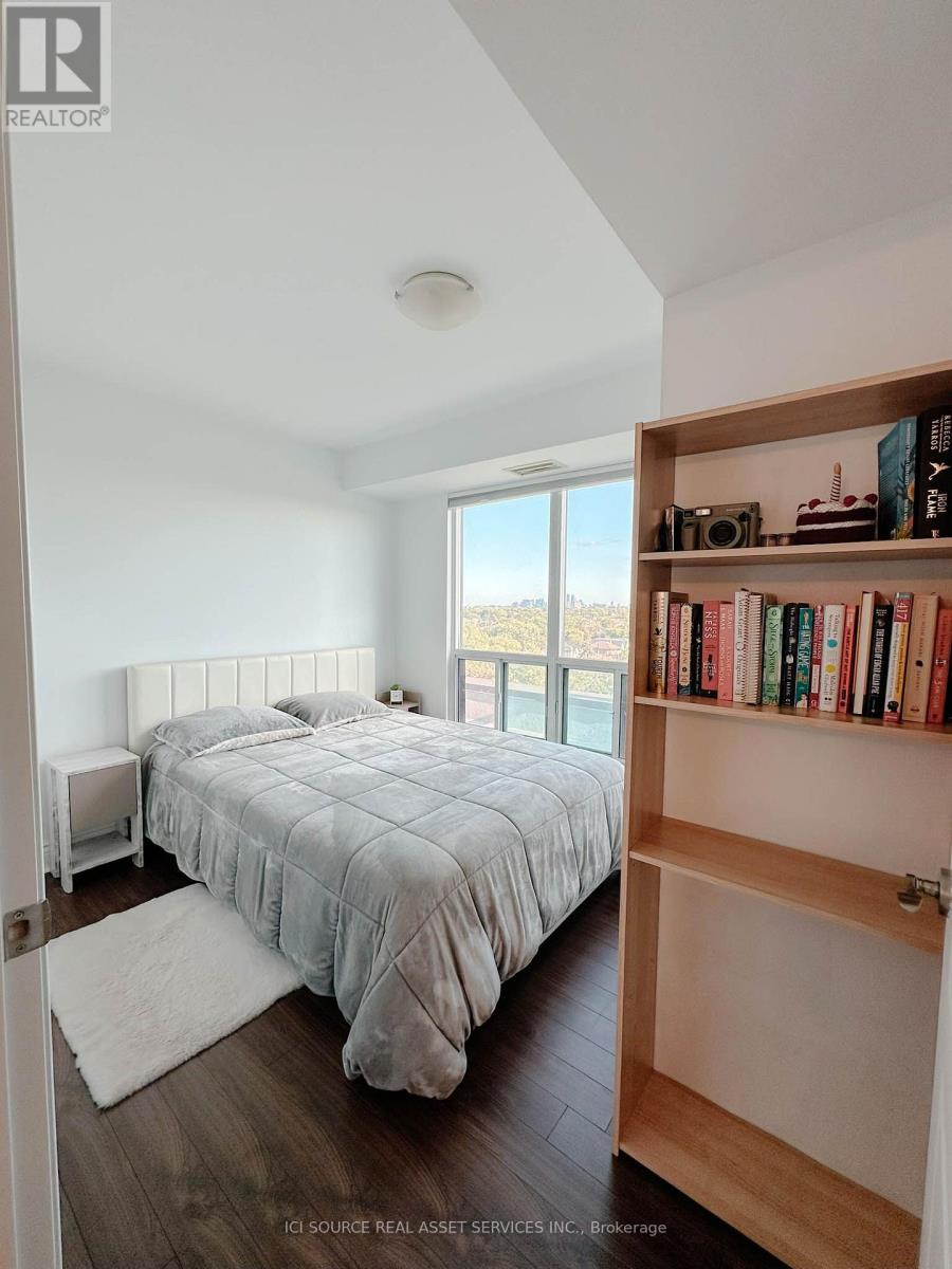 901 - 935 Sheppard Avenue W Property Photo 15