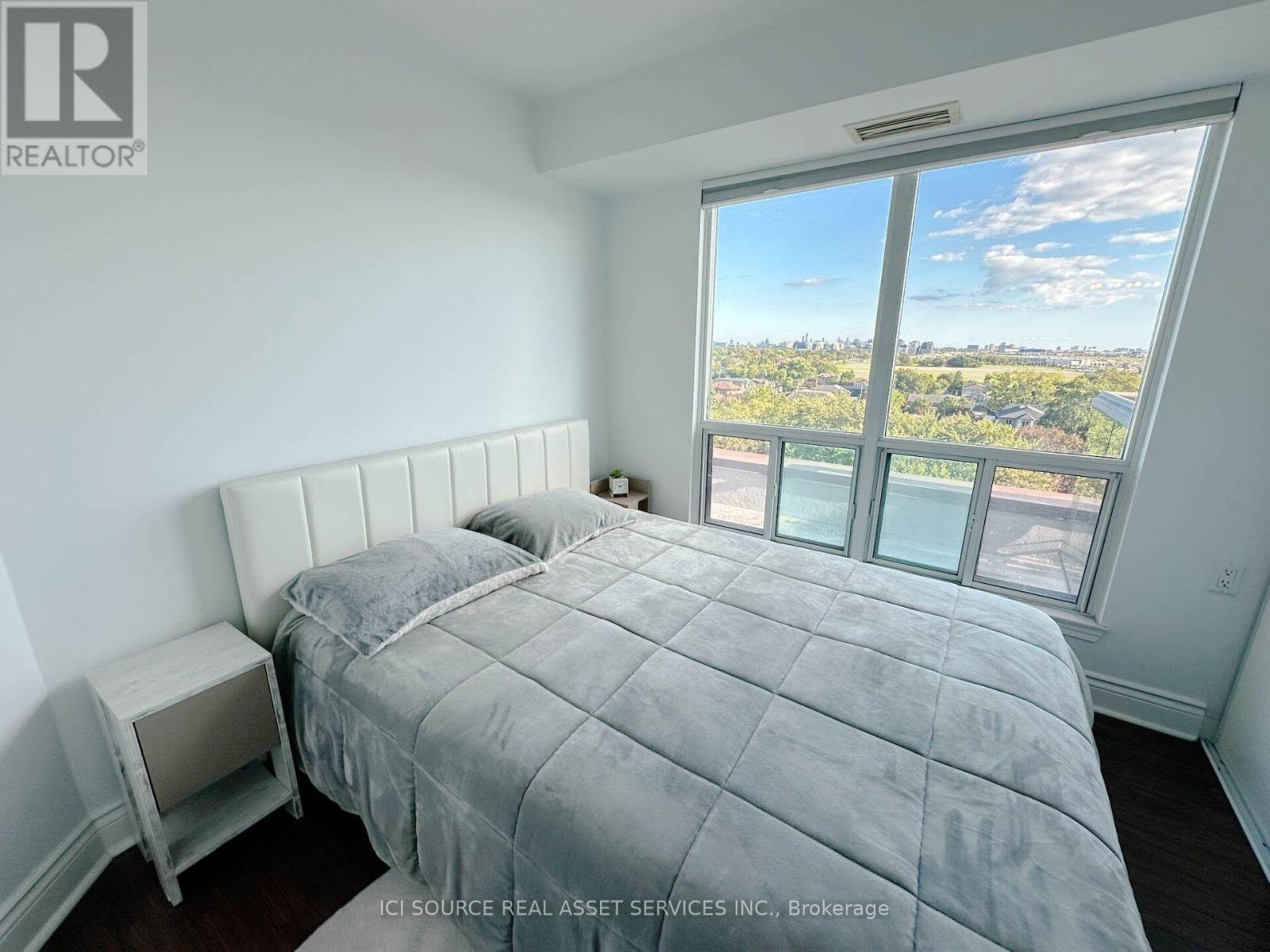 901 - 935 Sheppard Avenue W Property Photo 16