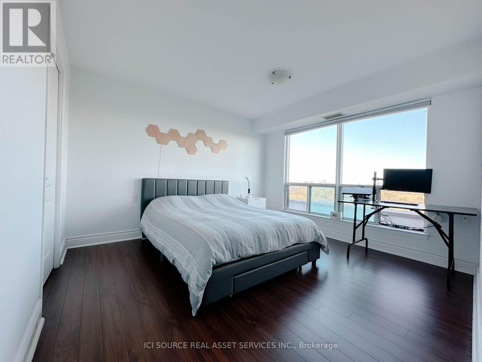 901 - 935 Sheppard Avenue W Property Photo 18