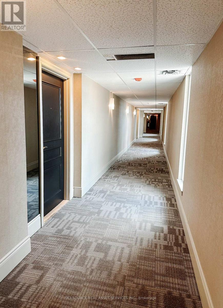 901 - 935 Sheppard Avenue W Property Photo 21