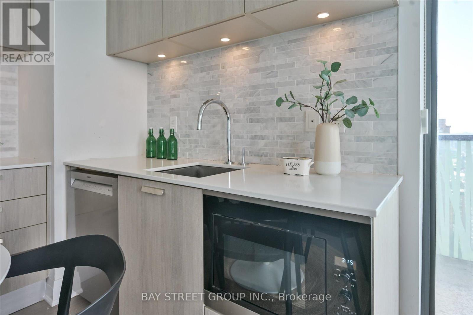 Lph4706 - 50 Charles Street E Property Photo 17