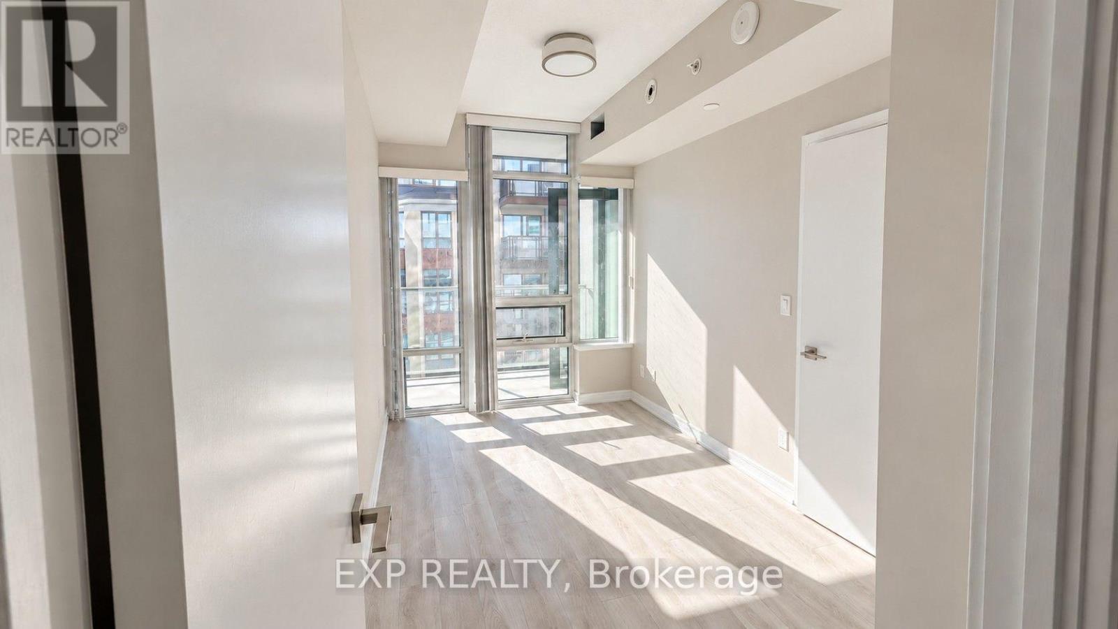512 - 621 Sheppard Avenue E Property Photo 11