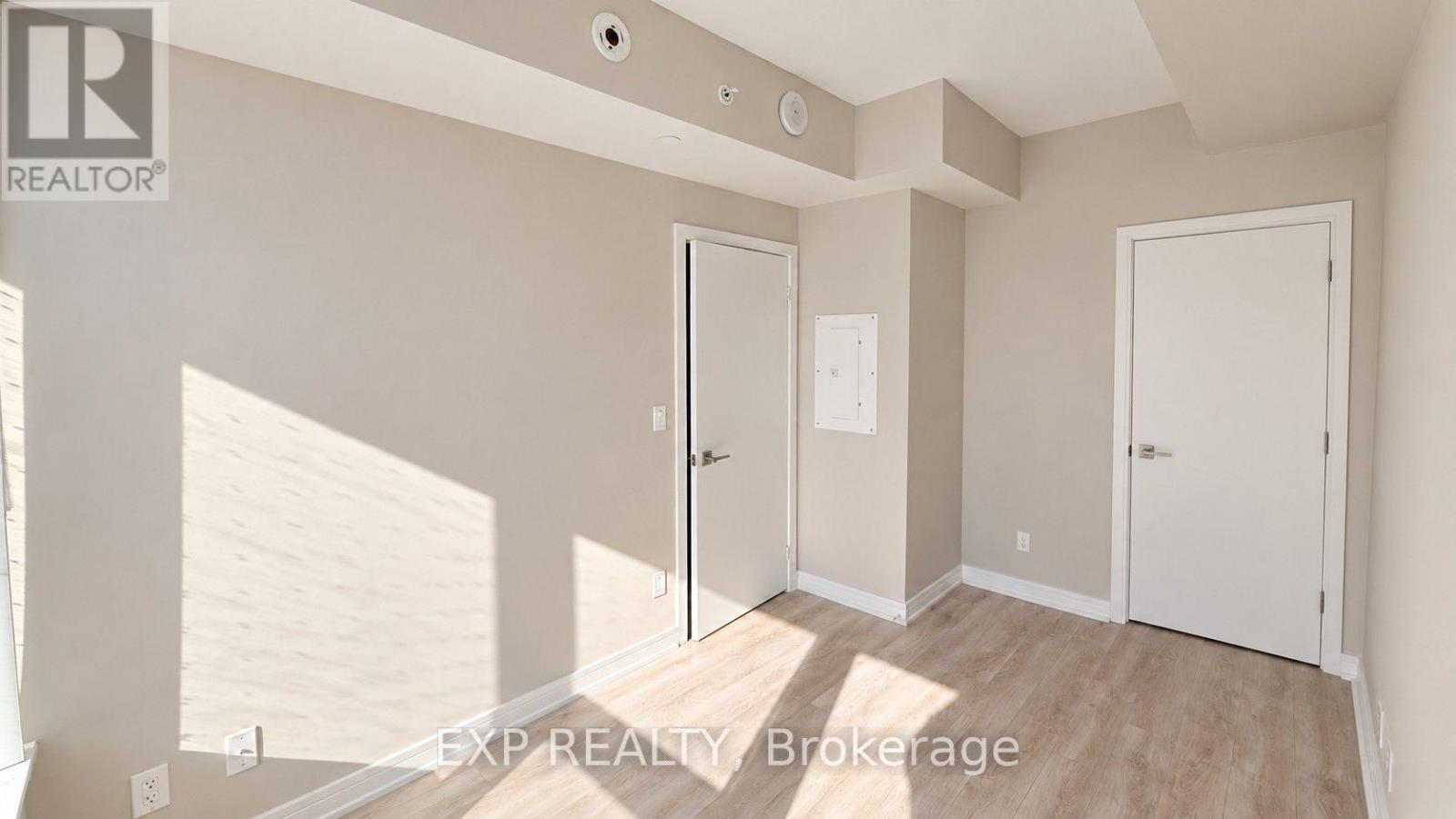 512 - 621 Sheppard Avenue E Property Photo 12