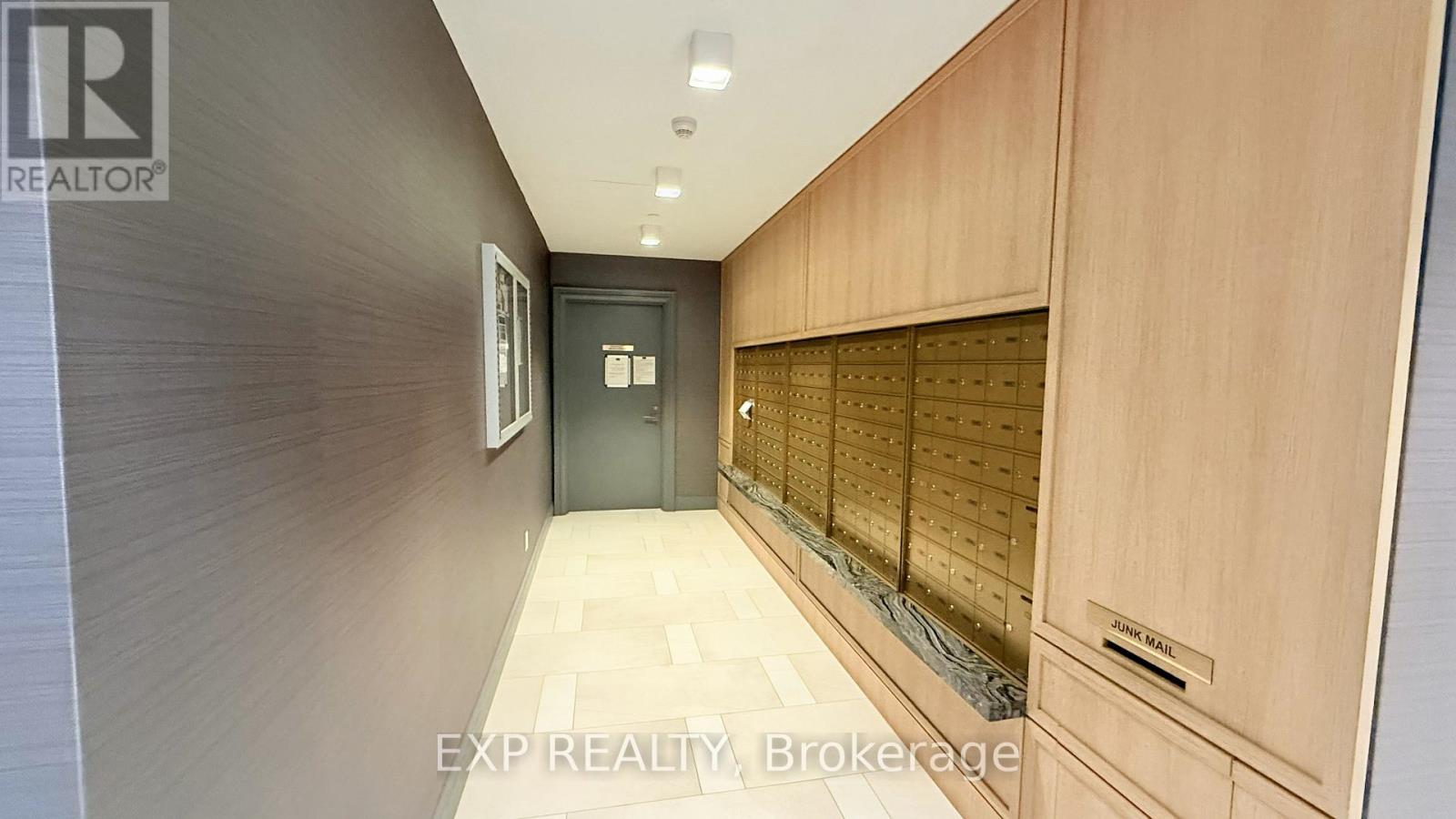 512 - 621 Sheppard Avenue E Property Photo 19