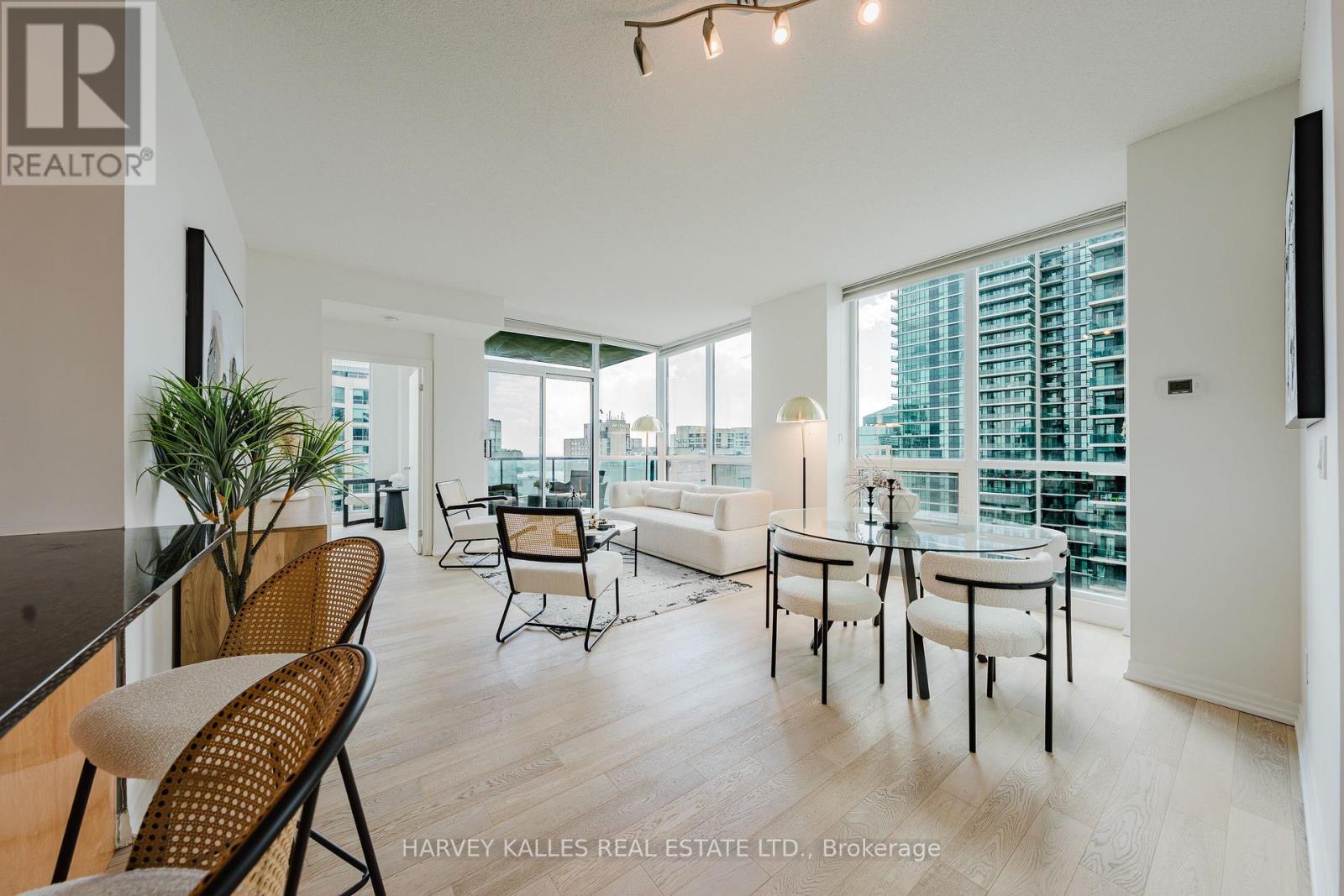 3211 - 16 Yonge Street Property Photo 22