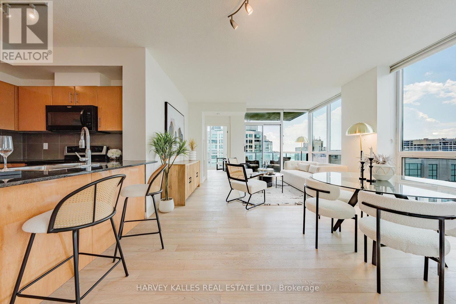 3211 - 16 Yonge Street Property Photo 23
